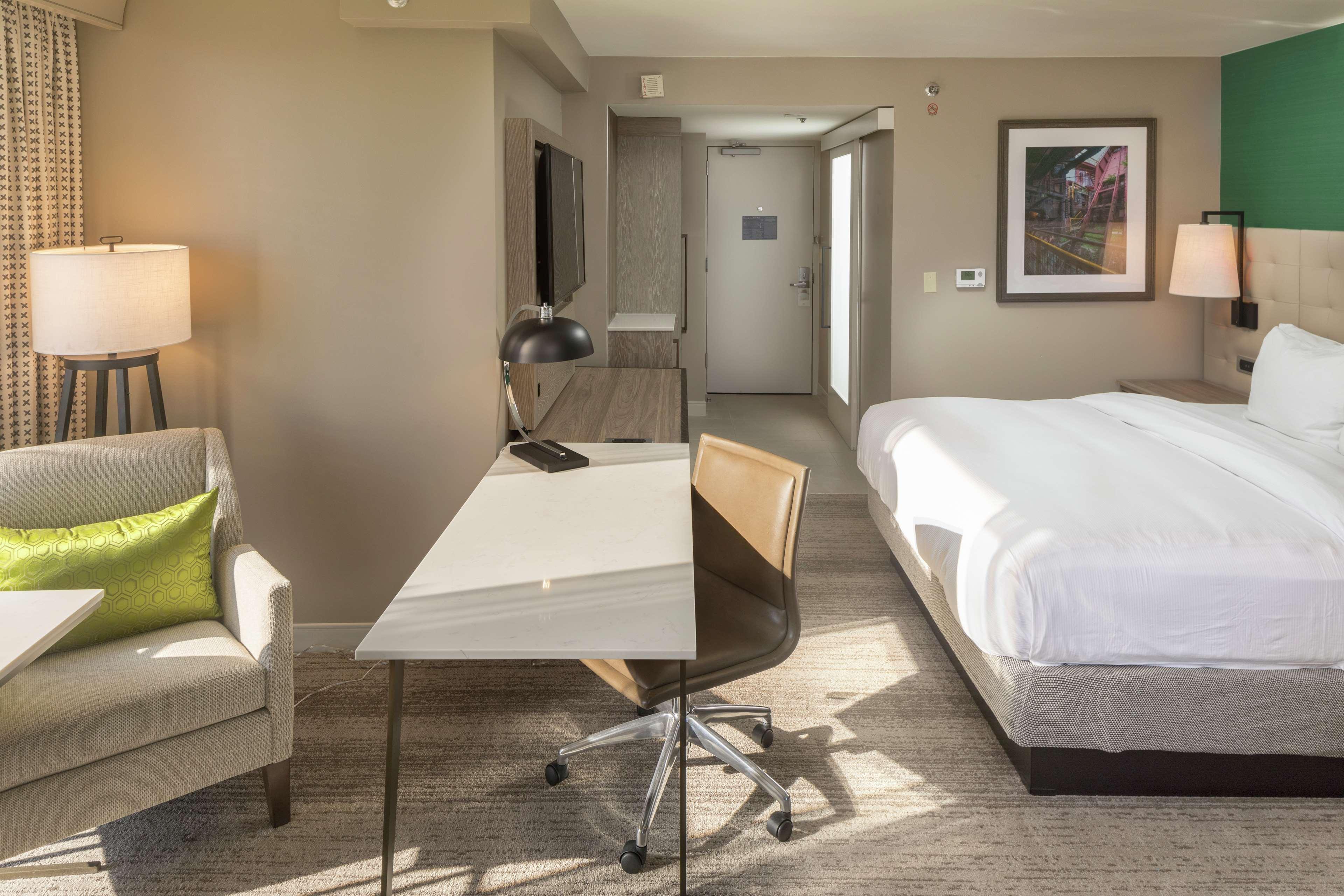 Отель Hilton Birmingham Downtown At Uab Экстерьер фото