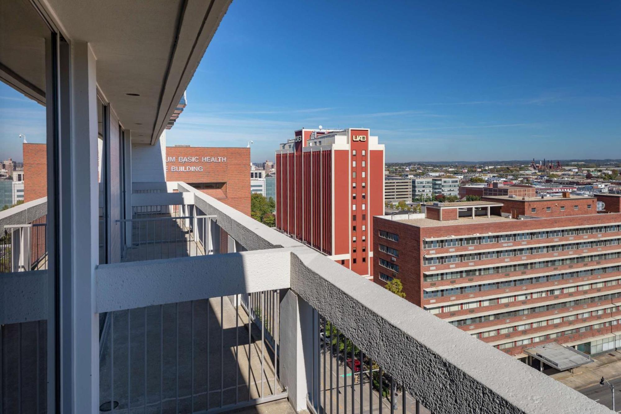 Отель Hilton Birmingham Downtown At Uab Экстерьер фото